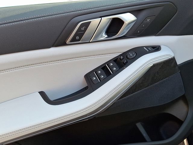 Used 2023 BMW X5 xDrive40i w/ Premium Package image 12