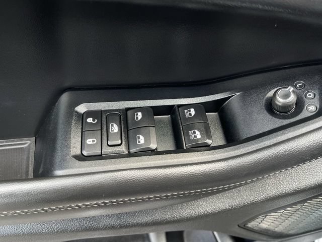 Used 2023 Jeep Grand Cherokee Limited w/ Luxury Tech Group II AWD/4WD image 25