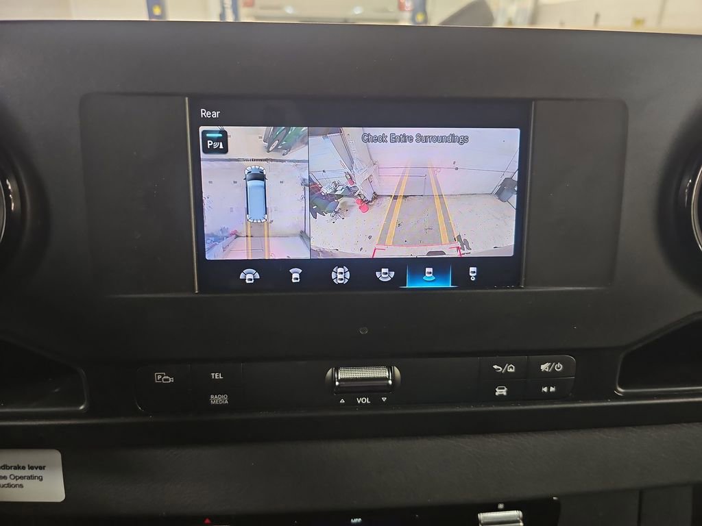 Used 2024 Mercedes-Benz Sprinter 2500 image 19