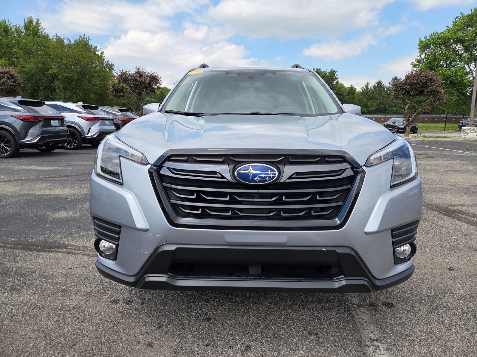 Used 2023 Subaru Forester Limited AWD/4WD image 3