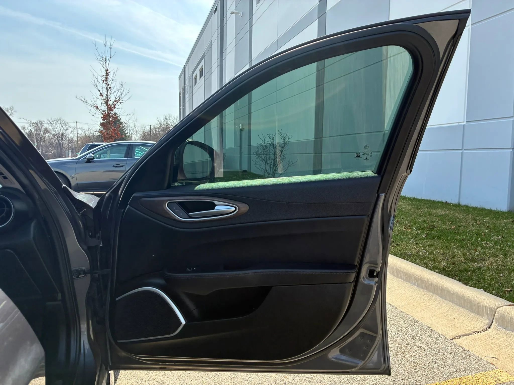 Used 2017 Alfa Romeo Giulia Ti image 21