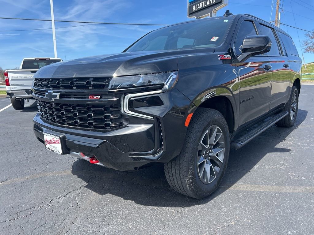 Used 2024 Chevrolet Suburban Z71 w/ Luxury Package AWD/4WD image 1