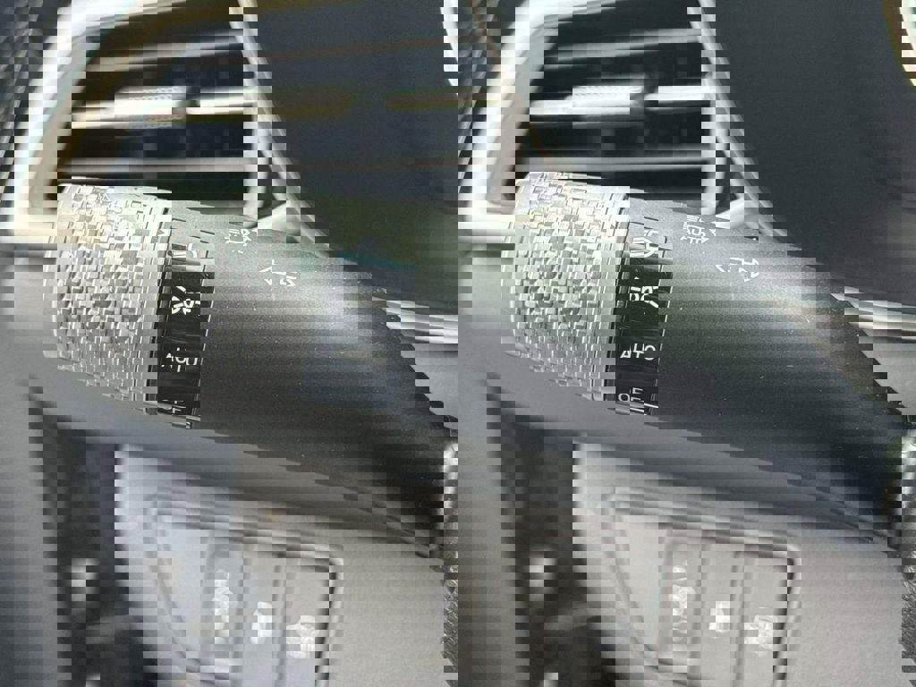 Used 2024 Genesis G70 3.3T Advanced w/ Sport Prestige Package image 24