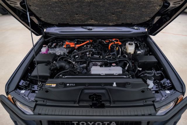 Used 2025 Toyota Land Cruiser image 69