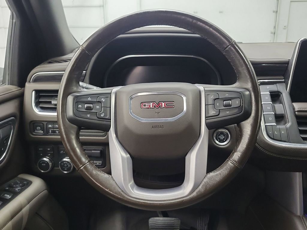 Used 2022 GMC Yukon XL SLT w/ SLT Luxury Package image 12