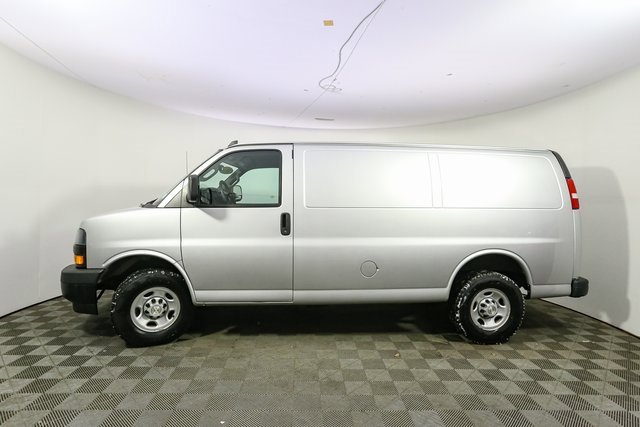 Used 2022 Chevrolet Express 2500 image 6