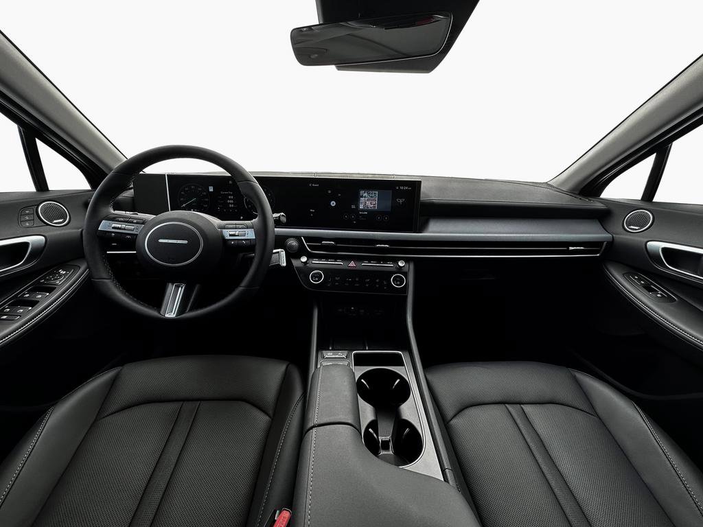 New 2025 Hyundai Sonata Limited image 14