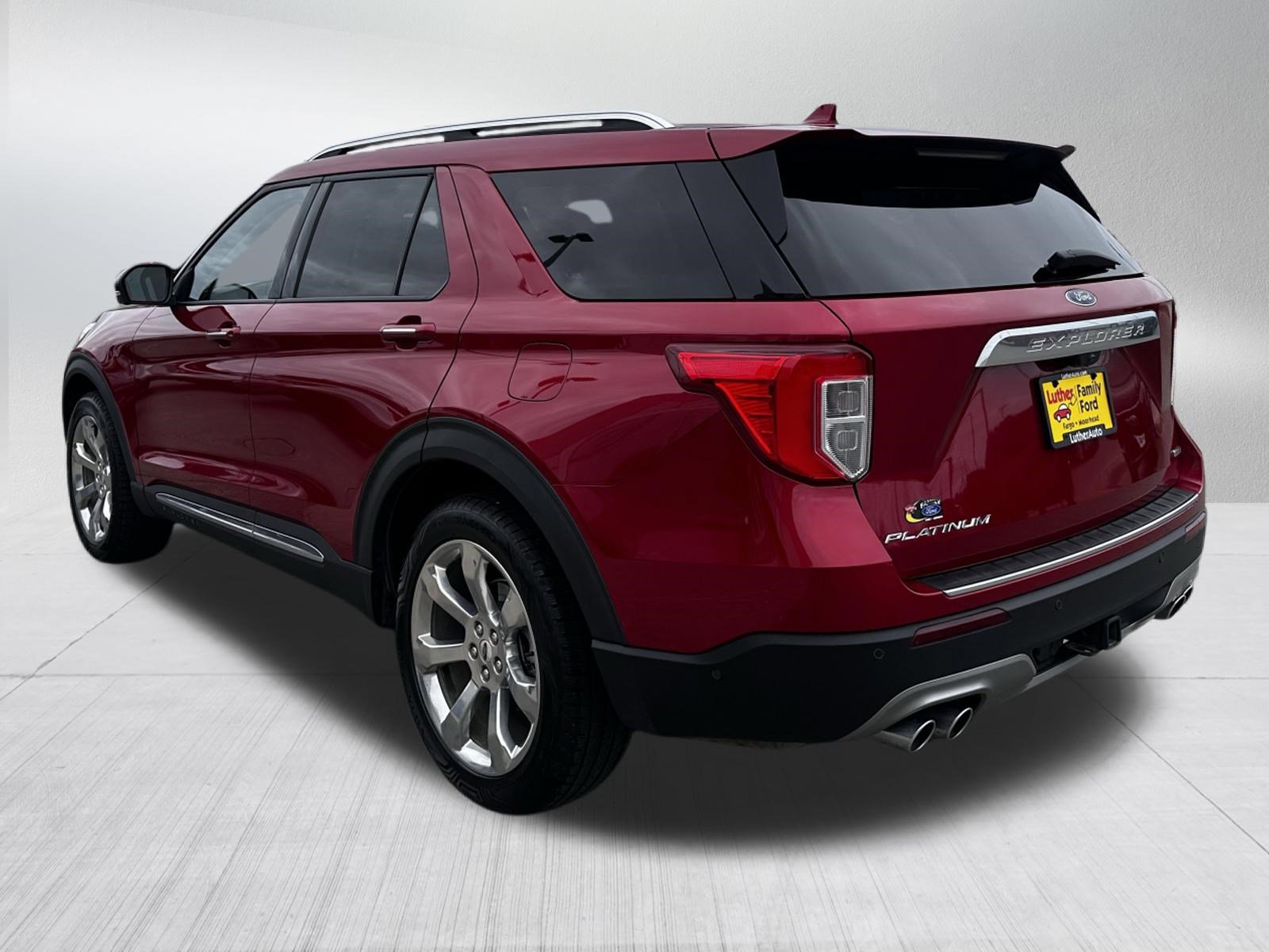 Used 2020 Ford Explorer Platinum w/ Premium Technology Package AWD/4WD image 5