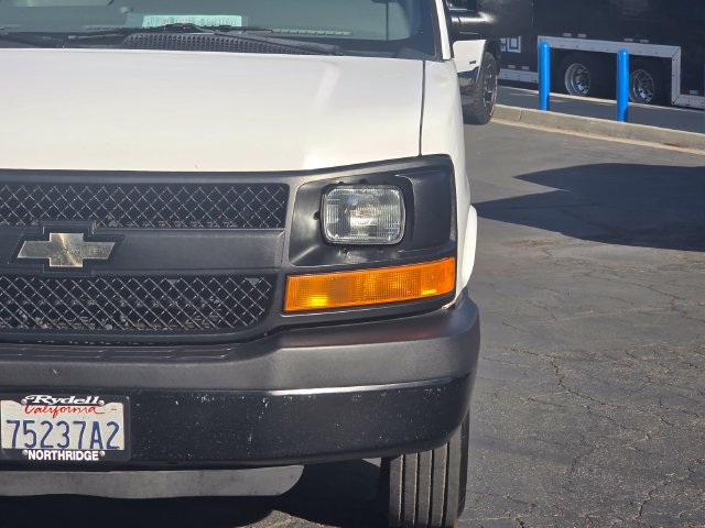 Used 2016 Chevrolet Express 2500 Extended RWD image 3