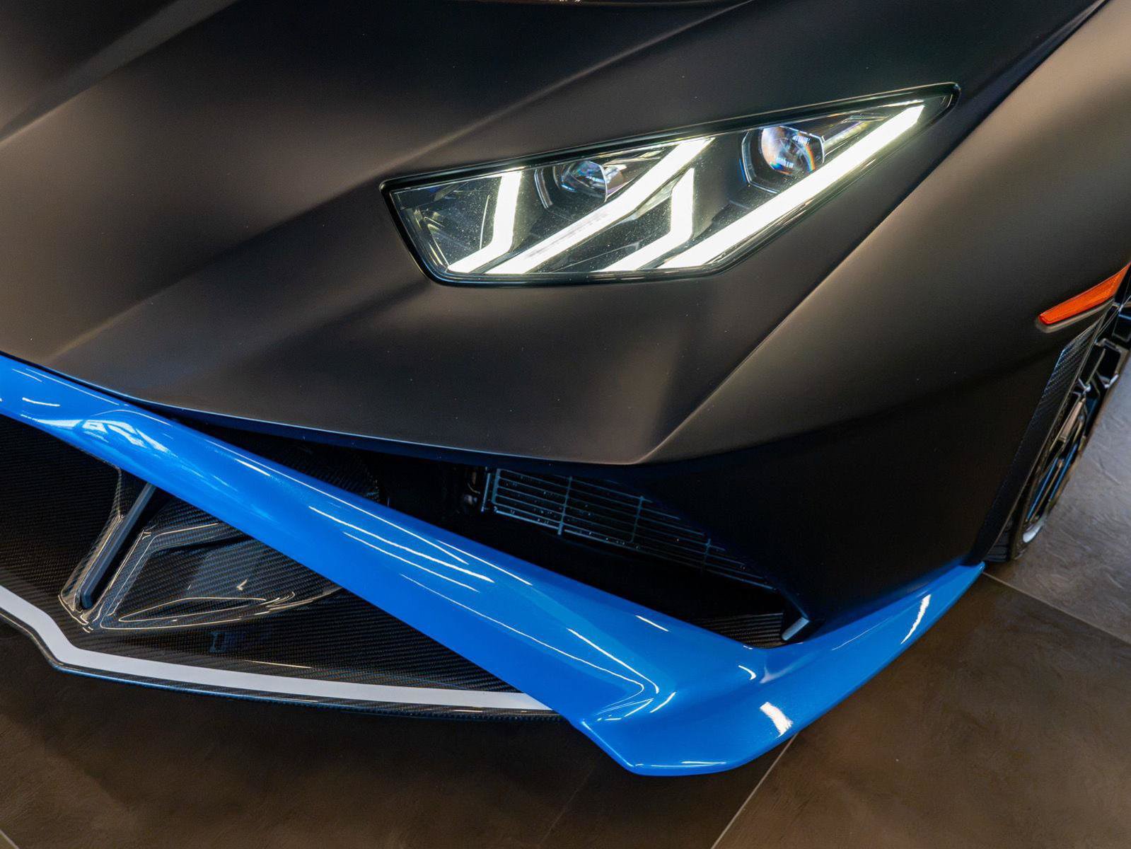 Used 2024 Lamborghini Huracan STO RWD image 22