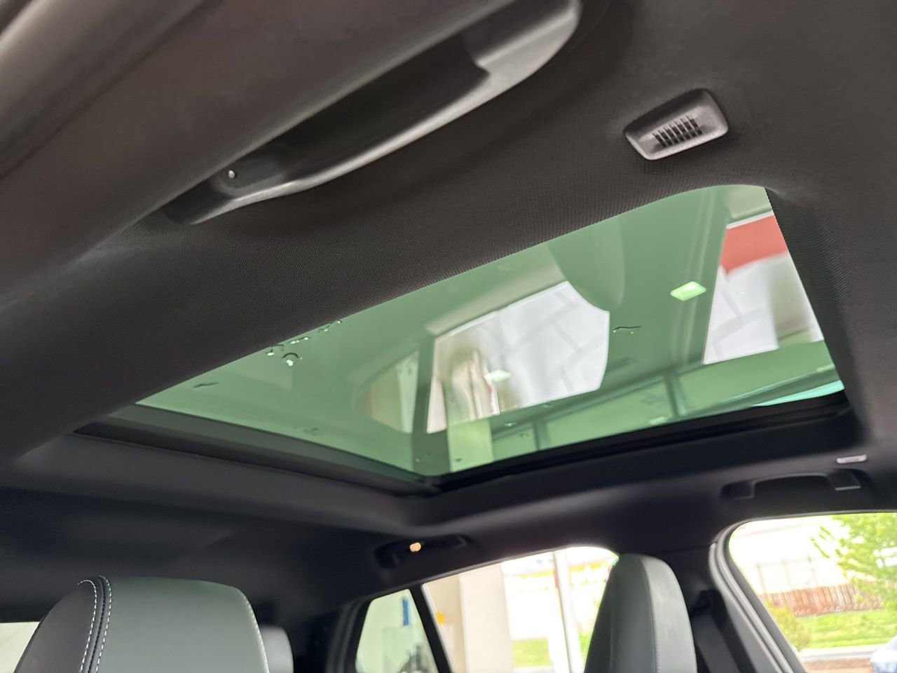 Used 2025 BMW X2 xDrive28i w/ Technology Package image 53