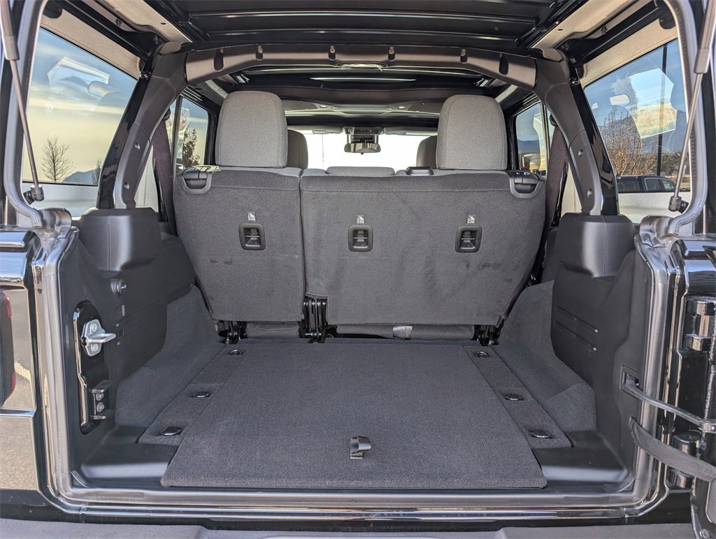 Used 2025 Jeep Wrangler Sport S image 20