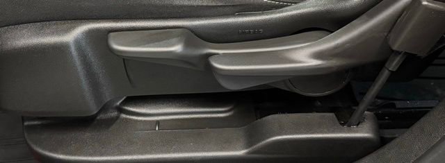 Used 2023 GMC Acadia SLE image 24