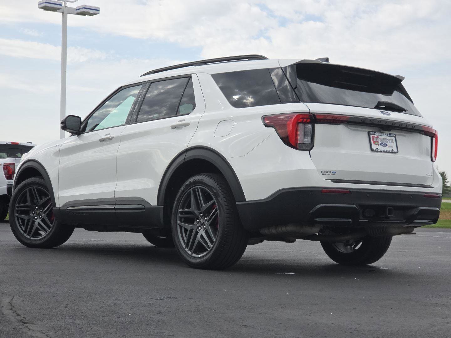 Used 2025 Ford Explorer ST-Line w/ ST-Line Street Pack AWD/4WD image 13