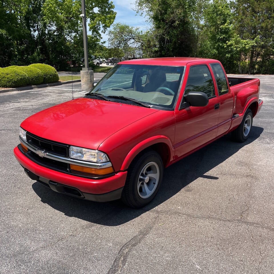 Used 1999 Chevrolet S10 Pickup LS RWD image 2