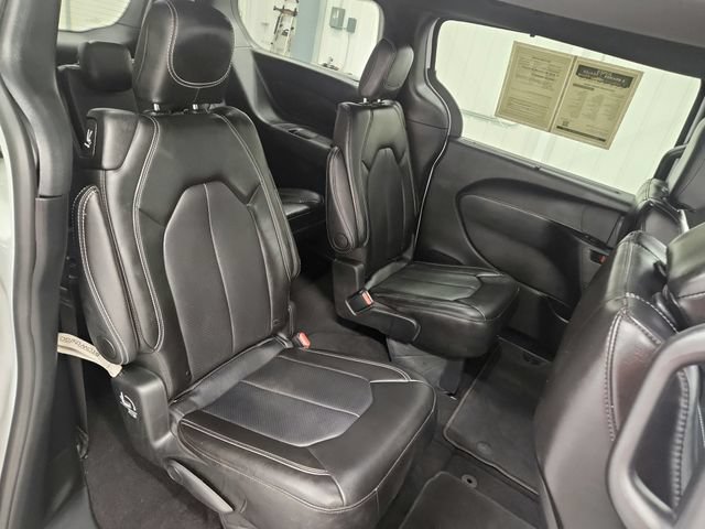 Used 2025 Chrysler Pacifica Select FWD image 31