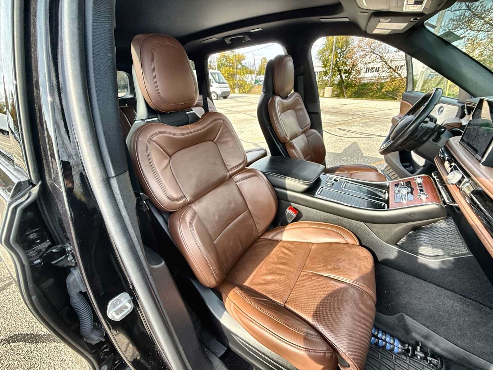 Used 2022 Lincoln Aviator Reserve w/ Equipment Group 201A AWD/4WD image 29