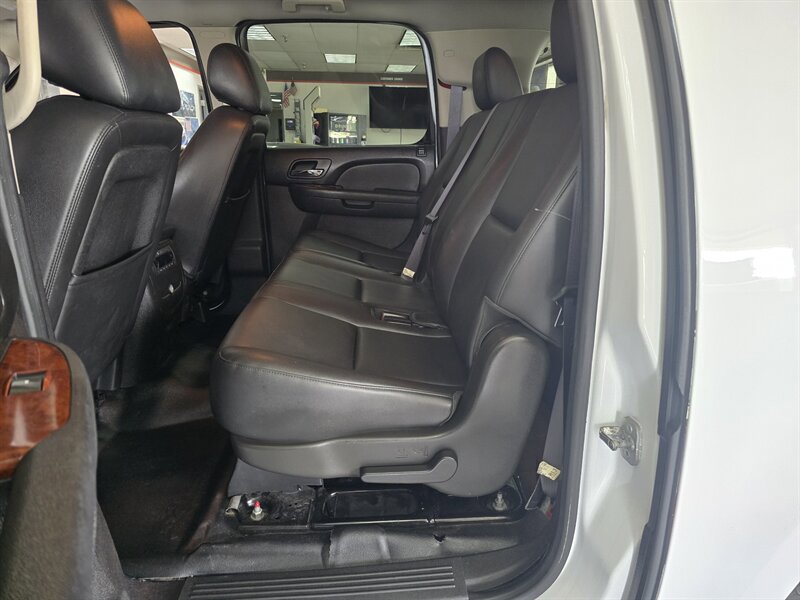 Used 2013 GMC Yukon XL 2500 w/ Skid Plate Package AWD/4WD image 10