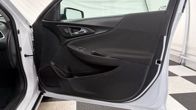 Used 2021 Chevrolet Malibu LT image 22
