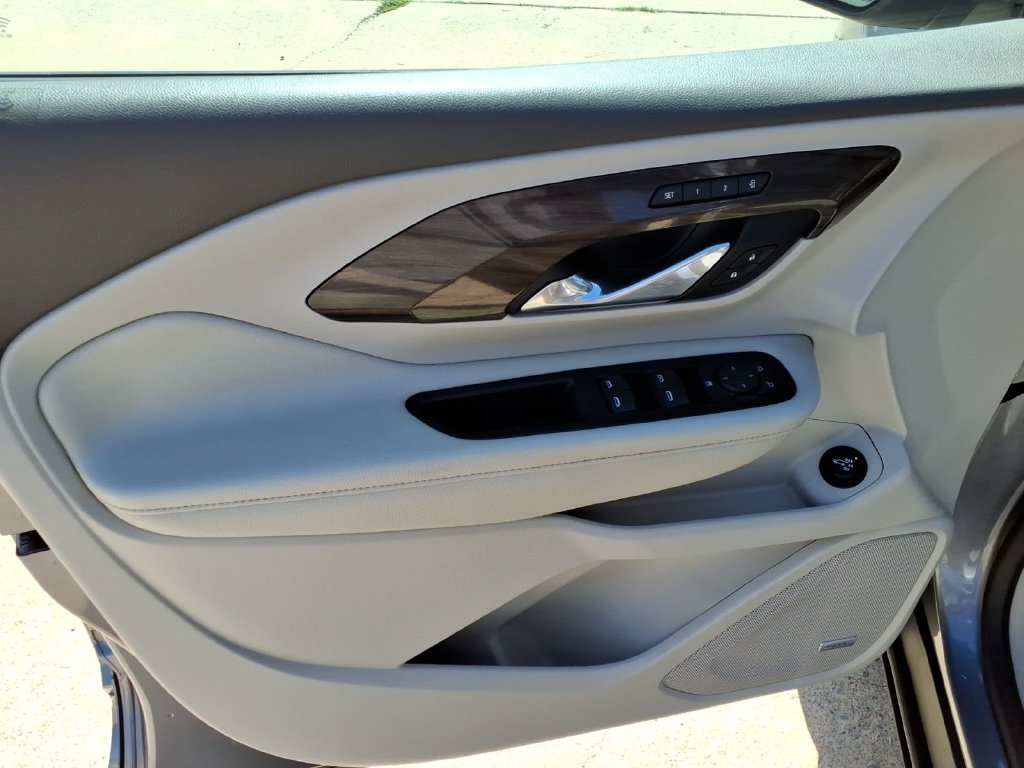 Used 2020 GMC Terrain Denali w/ Denali Premium Package FWD image 16