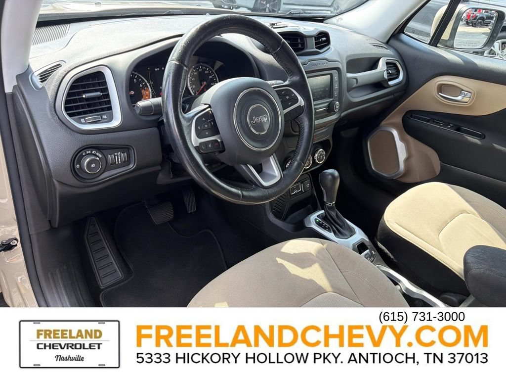 Used 2016 Jeep Renegade Latitude FWD image 24