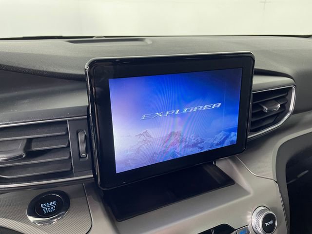 Certified 2022 Ford Explorer XLT w/ Equipment Group 202A image 8