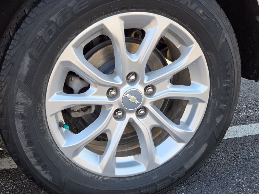 Used 2018 Chevrolet Equinox LS FWD image 11