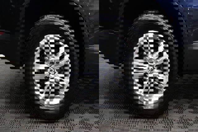 Used 2016 Volkswagen Tiguan S image 5