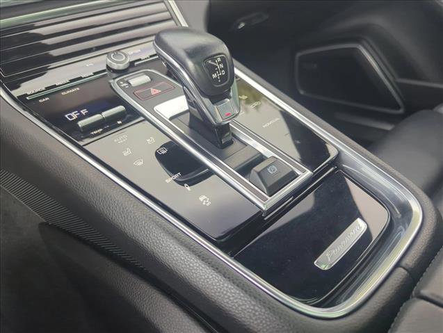 Used 2022 Porsche Panamera 4 w/ Premium Package image 13