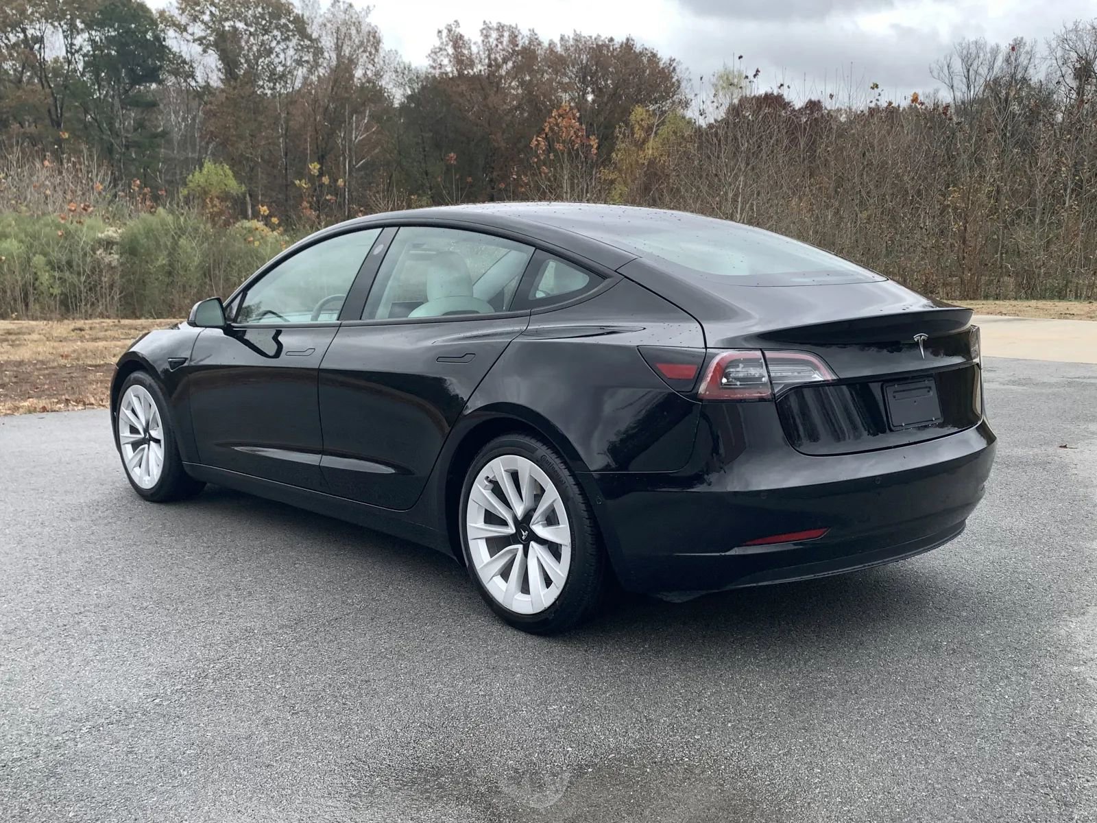 Used 2021 Tesla Model 3 Standard Range Plus image 5