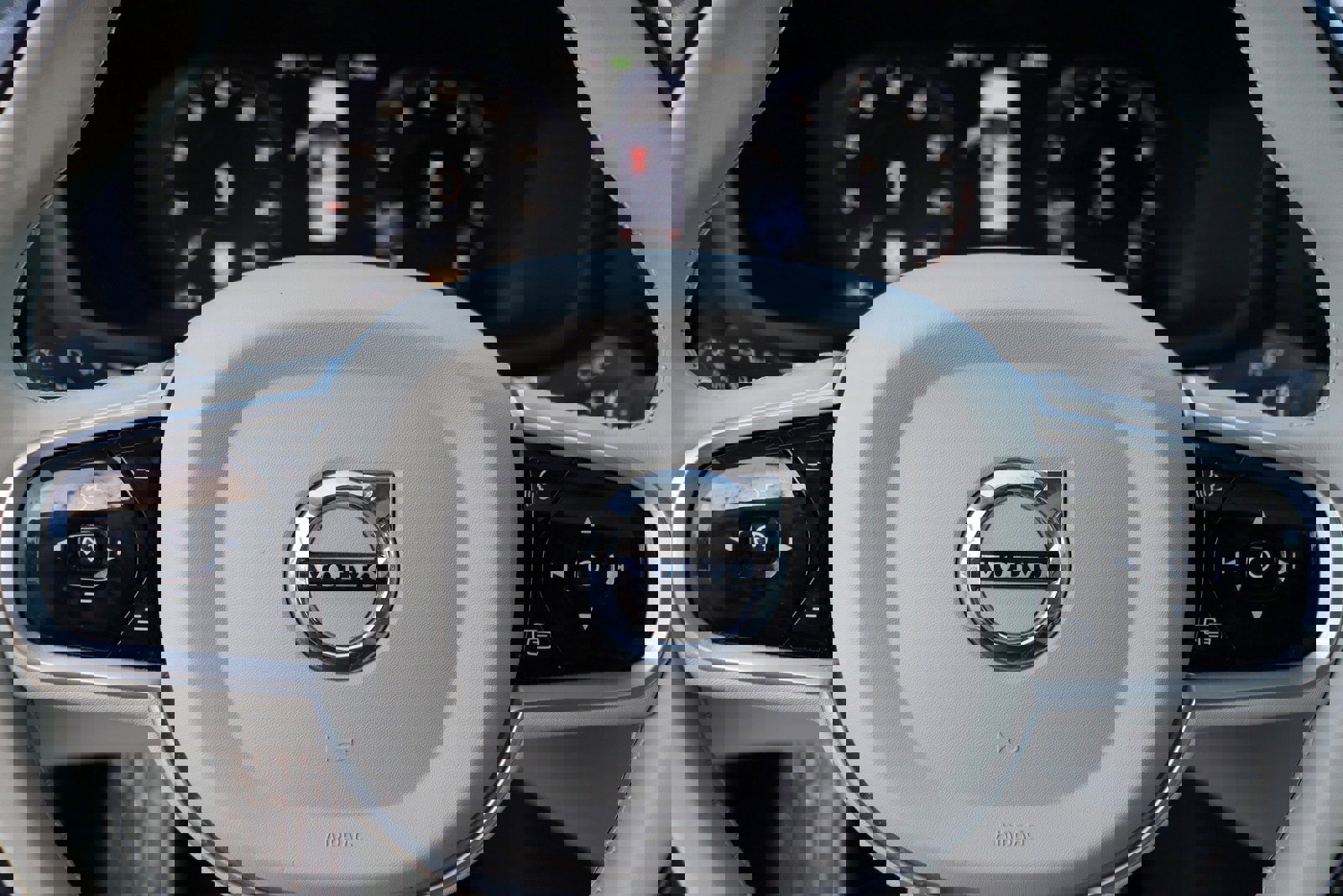 Used 2021 Volvo V60 T5 Cross Country w/ Protection Package image 28