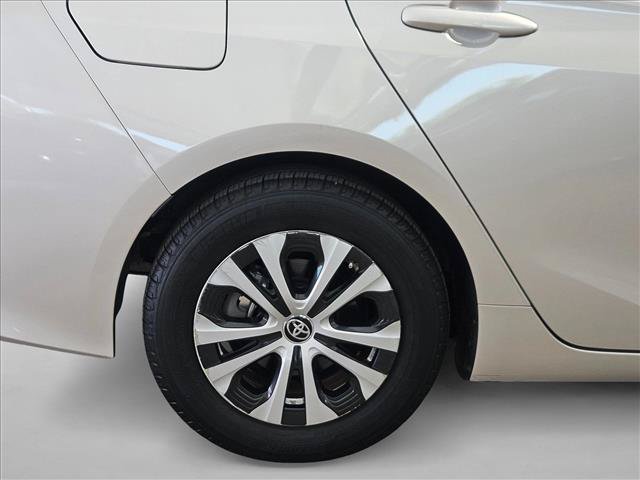 Used 2020 Toyota Prius Prime LE w/ Carpet Mat Package FWD image 19