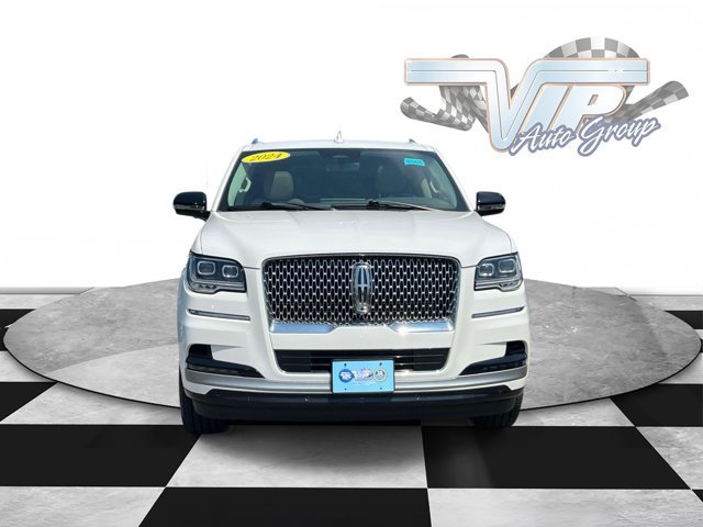 Used 2024 Lincoln Navigator Premiere AWD/4WD image 2