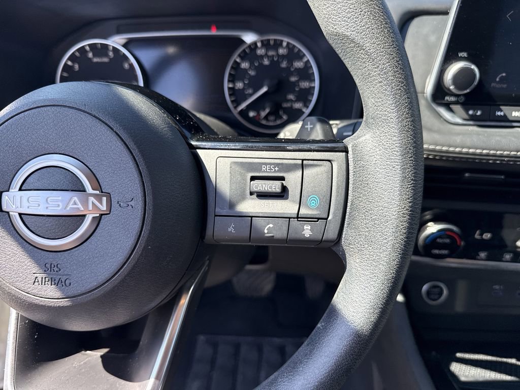 Used 2023 Nissan Rogue SV image 13