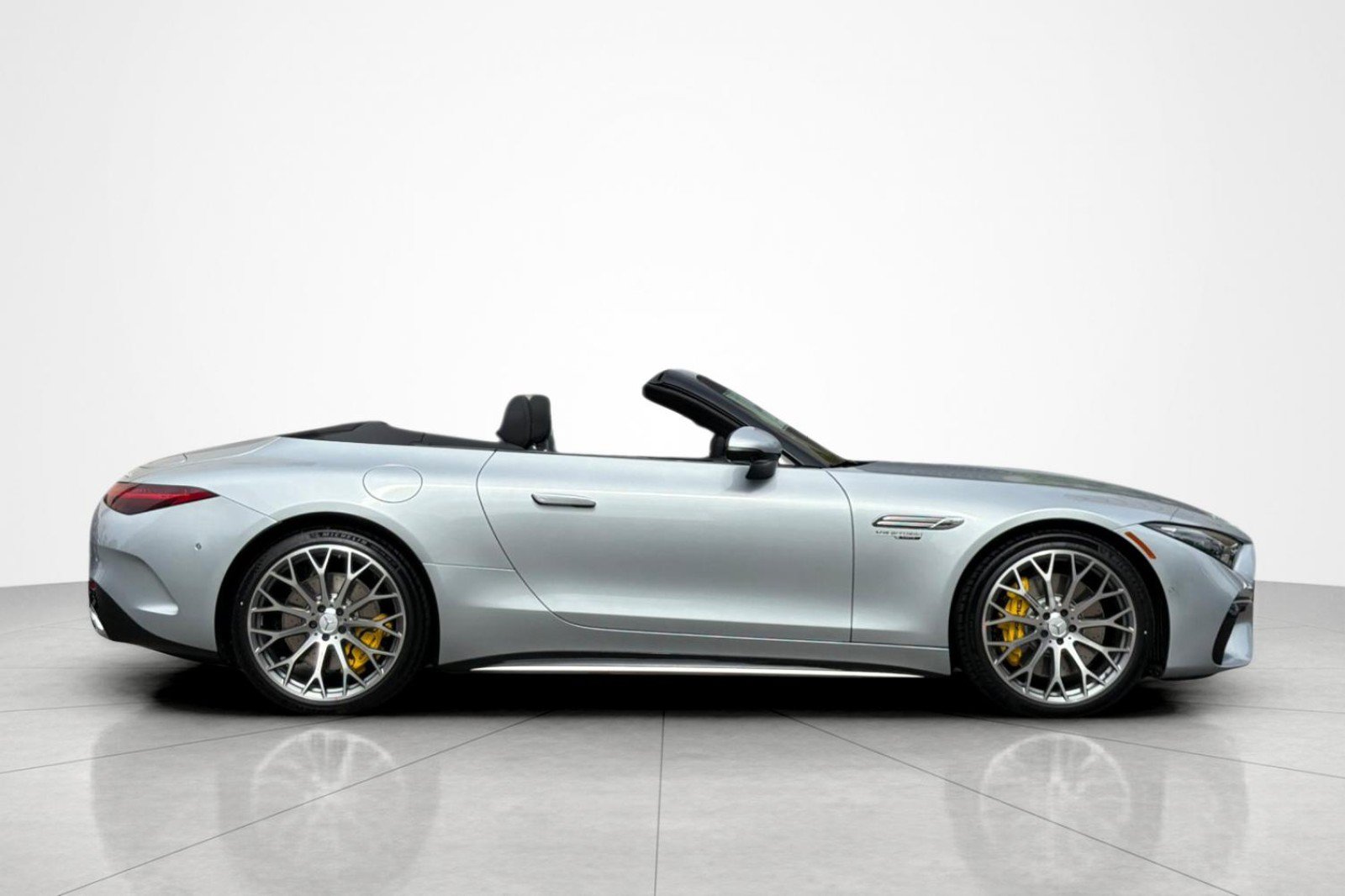 New 2026 Mercedes-Benz SL 63 AMG 4MATIC image 6