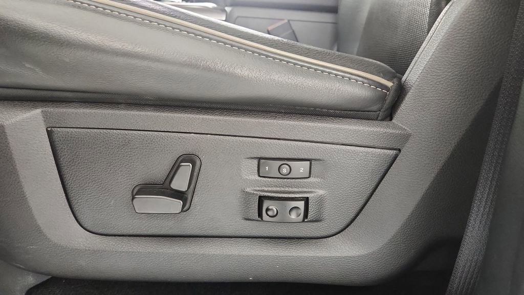 Used 2017 RAM 1500 Limited image 26