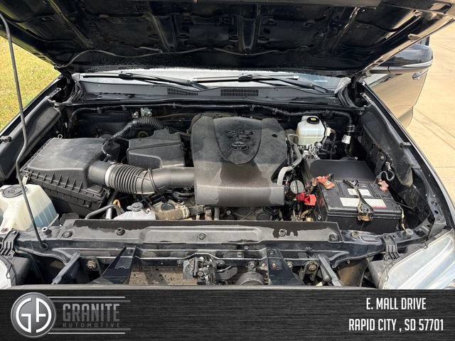 Used 2021 Toyota Tacoma TRD Off-Road AWD/4WD image 20
