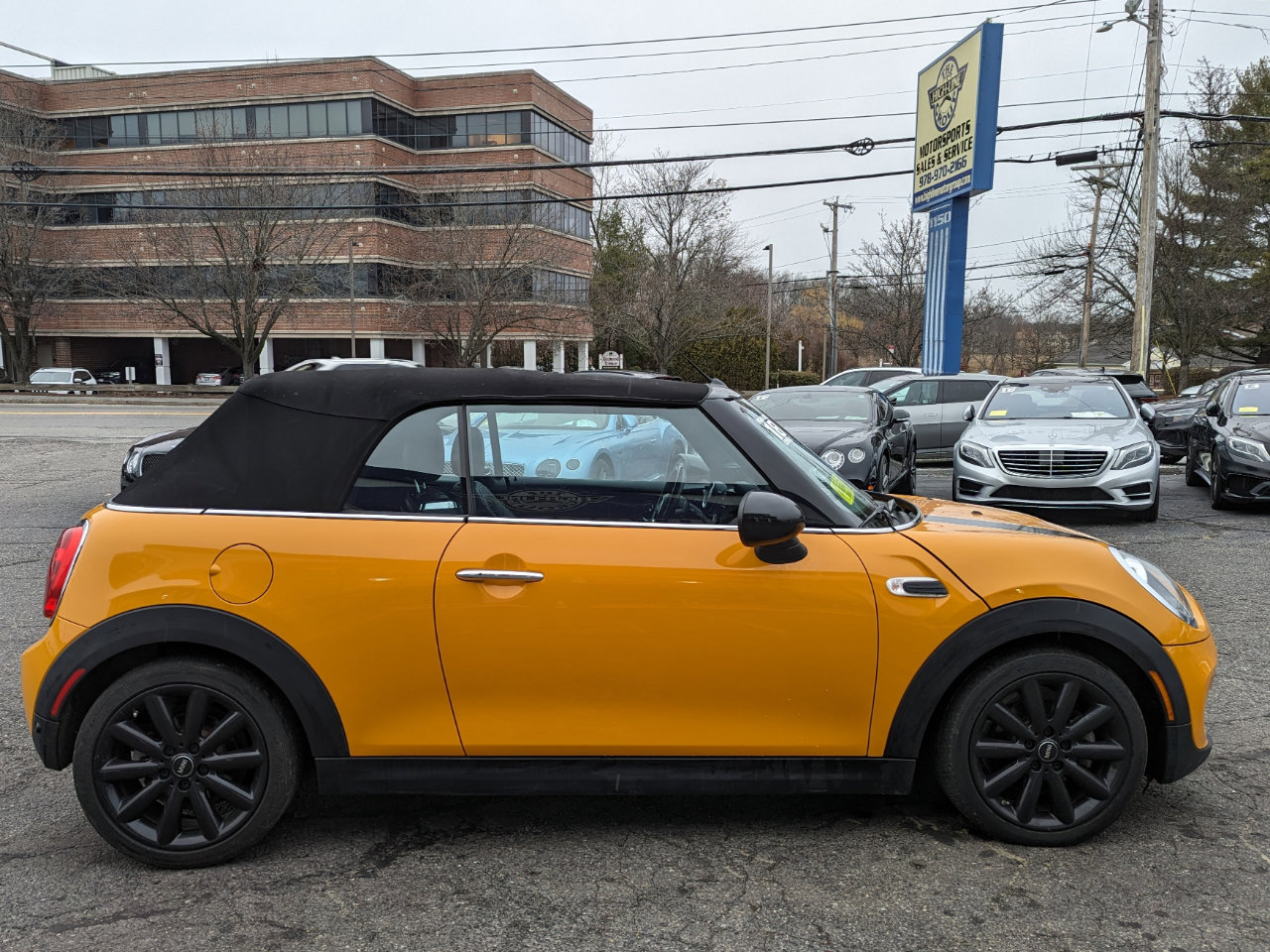 Used 2018 MINI Cooper Convertible image 6
