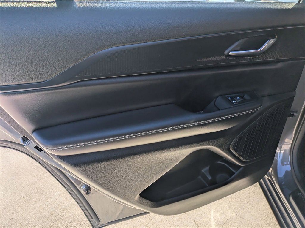 Used 2024 Jeep Grand Cherokee L Laredo image 26