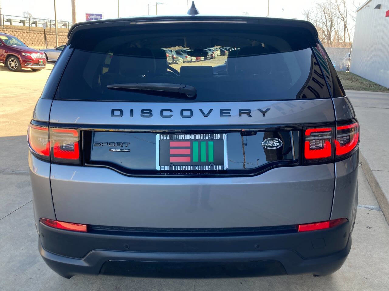 Used 2020 Land Rover Discovery Sport SE image 4