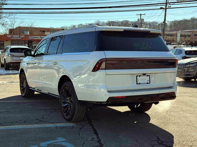 New 2026 Lincoln Navigator L Black Label AWD/4WD image 3
