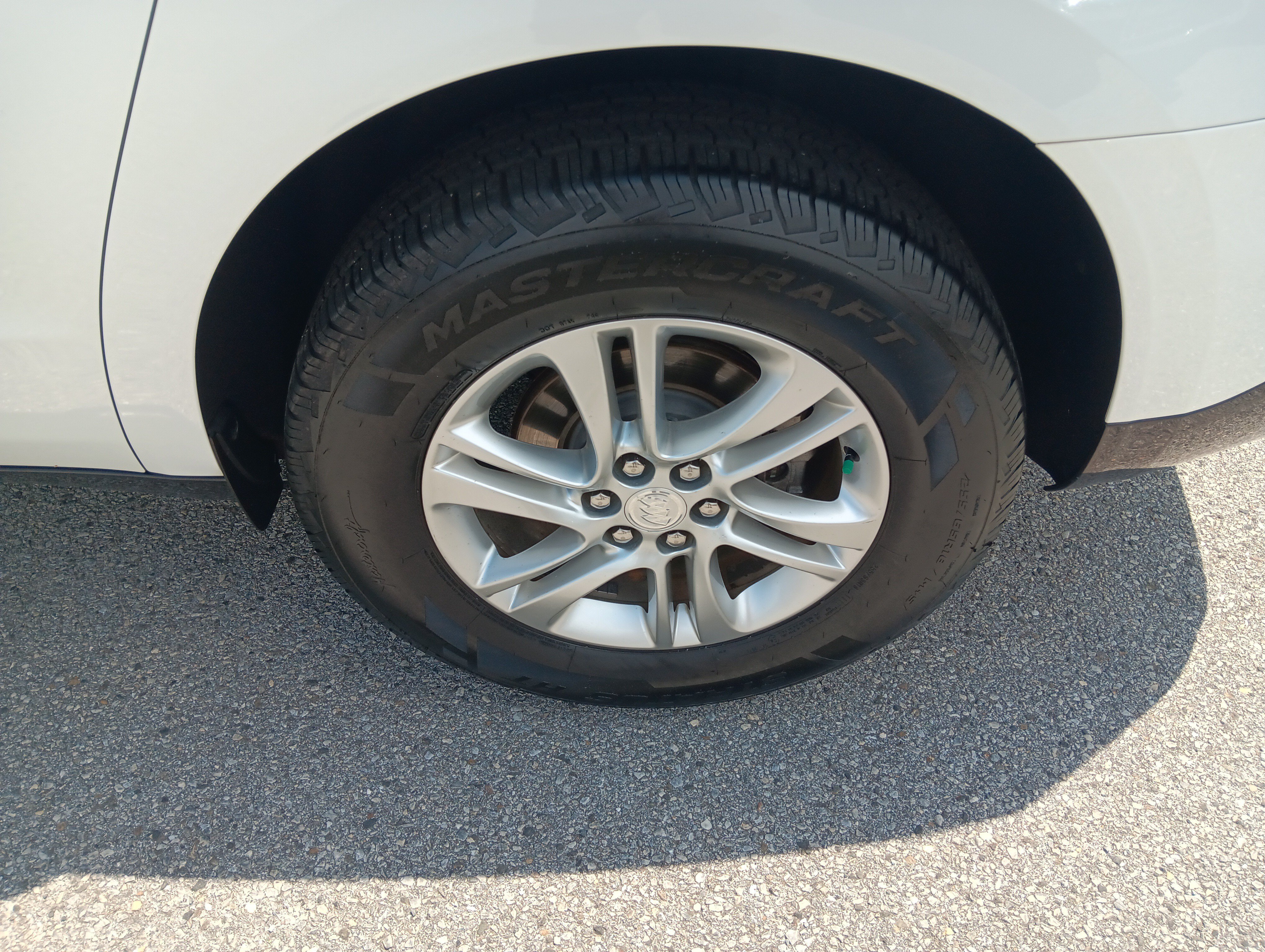 Used 2018 Buick Enclave Essence w/ Trailering Package FWD image 4