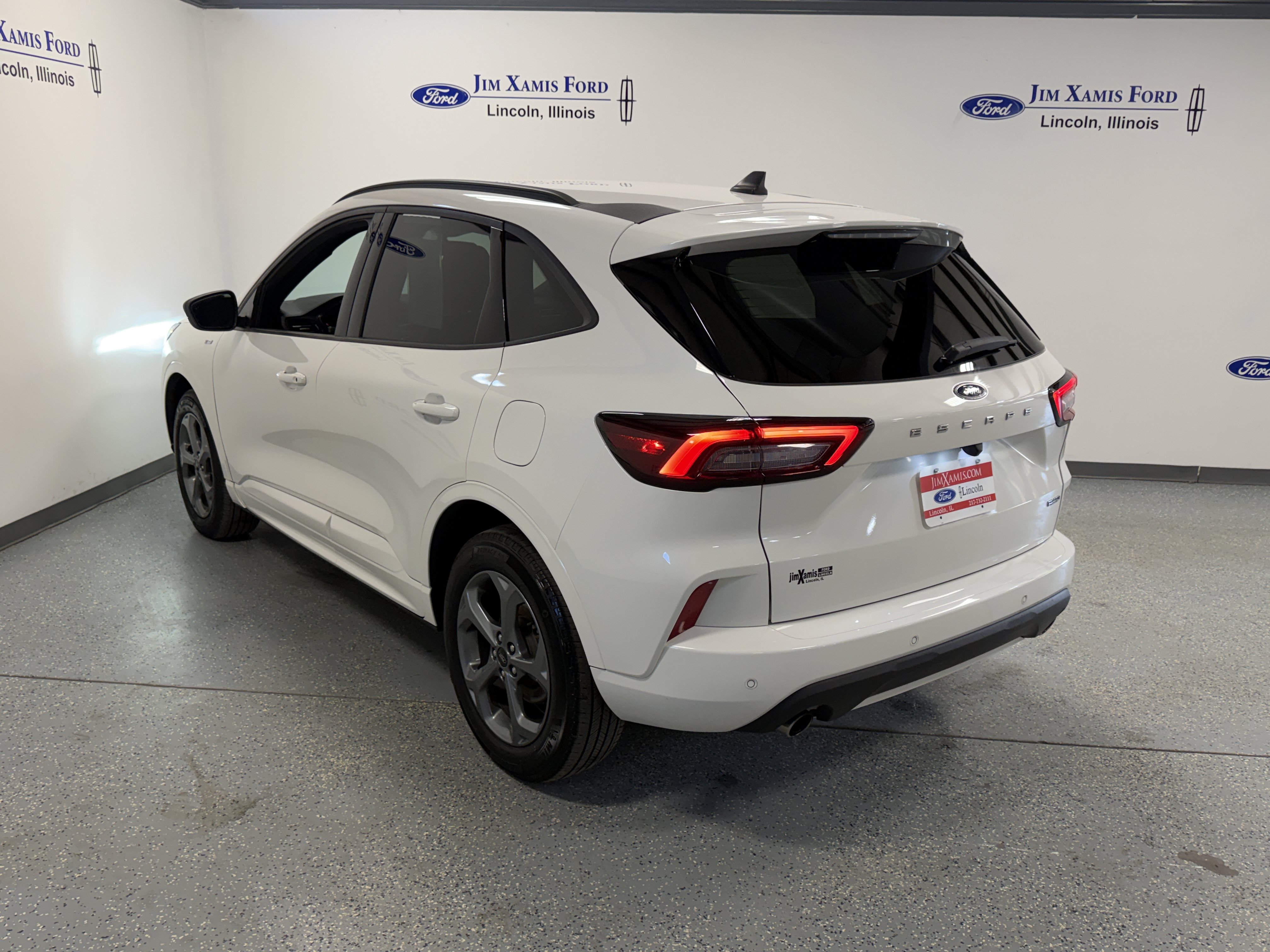 Used 2024 Ford Escape ST-Line w/ Tech Pack #1 AWD/4WD image 32