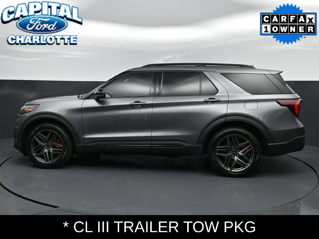 Used 2025 Ford Explorer ST AWD/4WD image 4