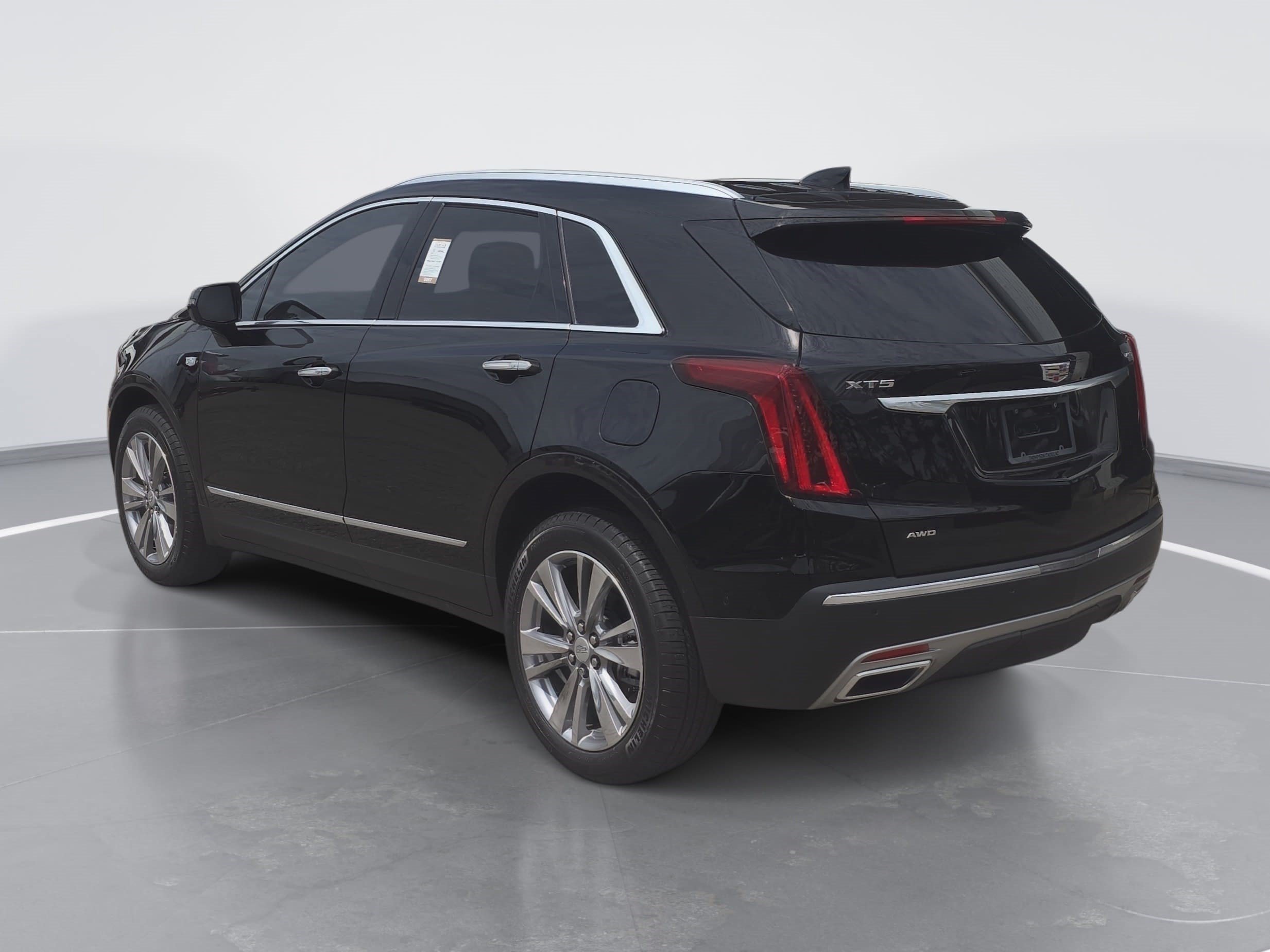Used 2026 Cadillac XT5 Premium Luxury w/ Driver Assist Package AWD/4WD image 5