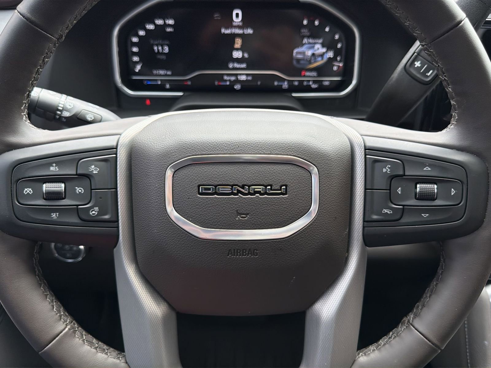 Used 2025 GMC Sierra 2500 Denali w/ Technology Package AWD/4WD image 11