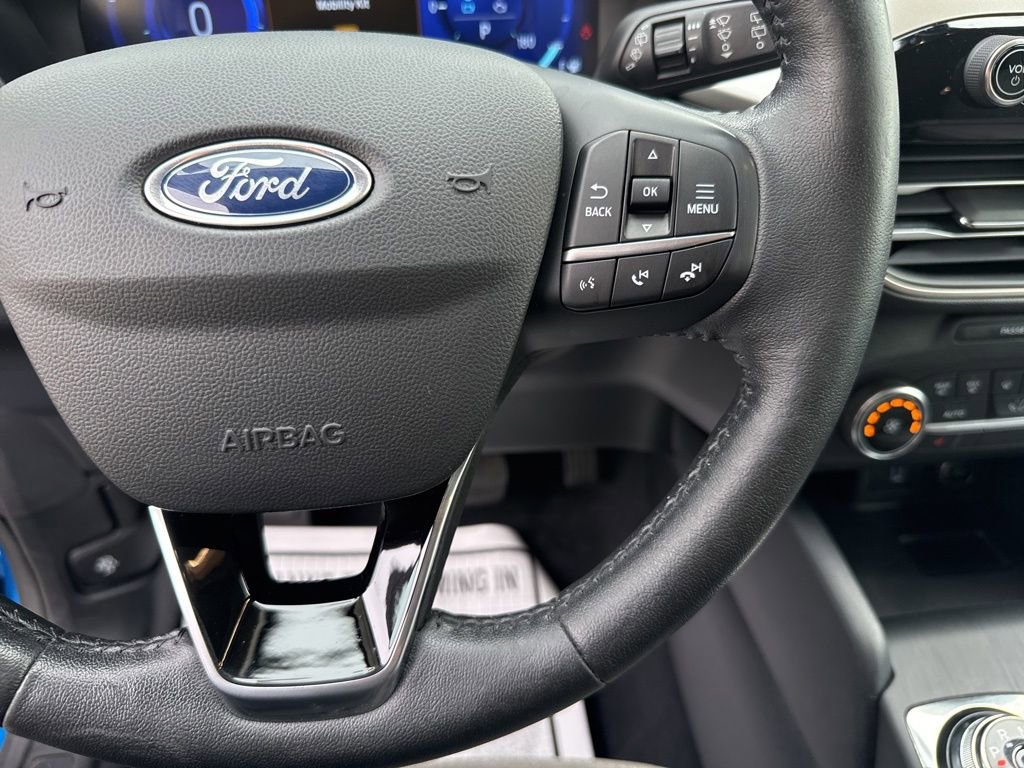 Used 2020 Ford Escape SE Sport image 13