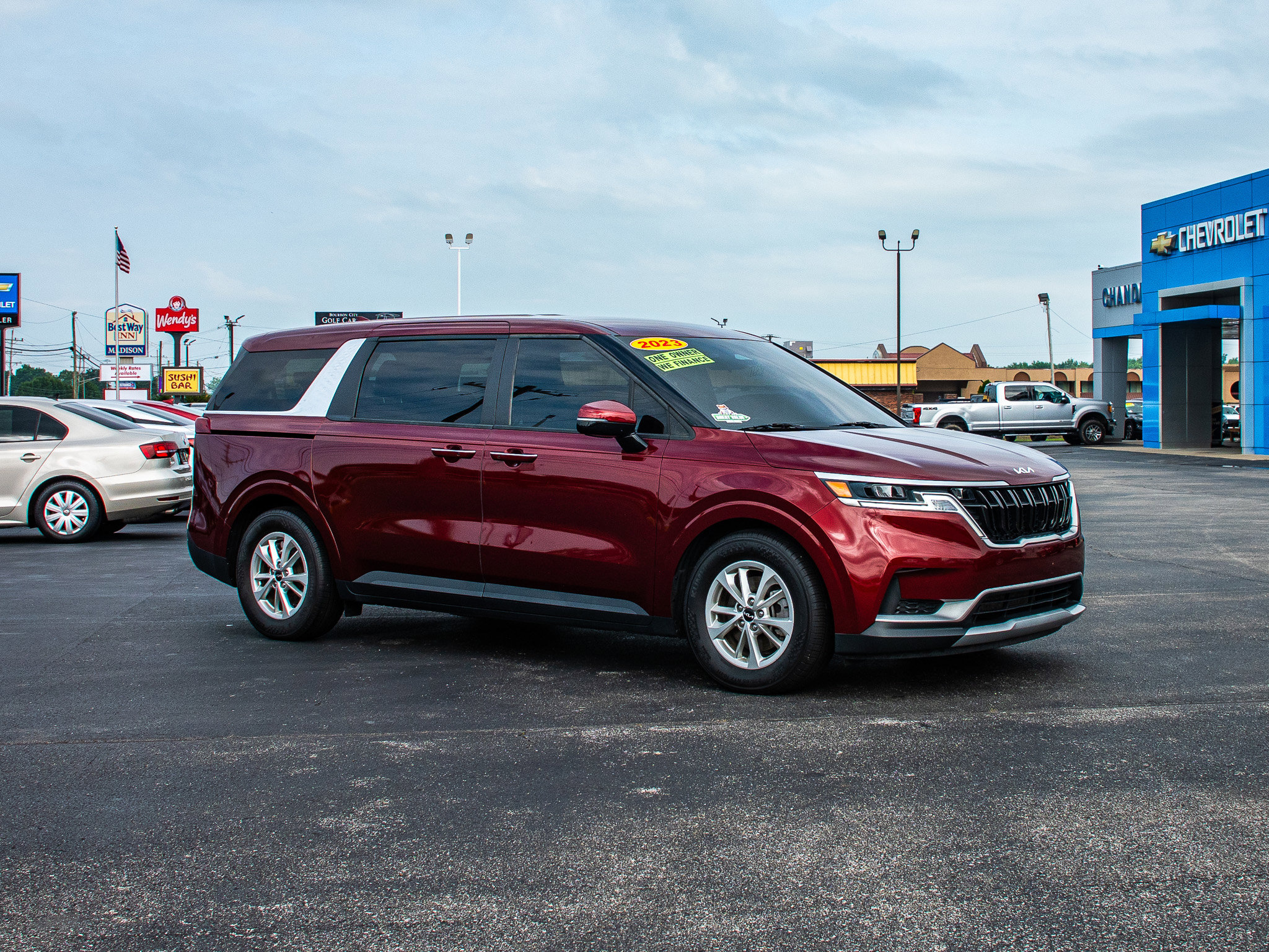 Used 2023 Kia Carnival LX FWD image 11