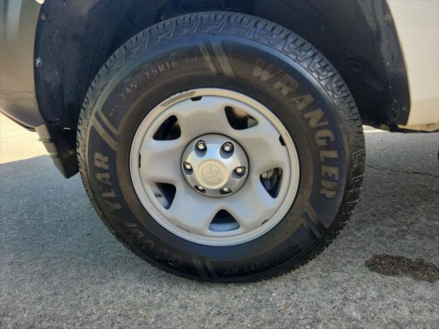 Certified 2018 Toyota Tacoma SR RWD image 33