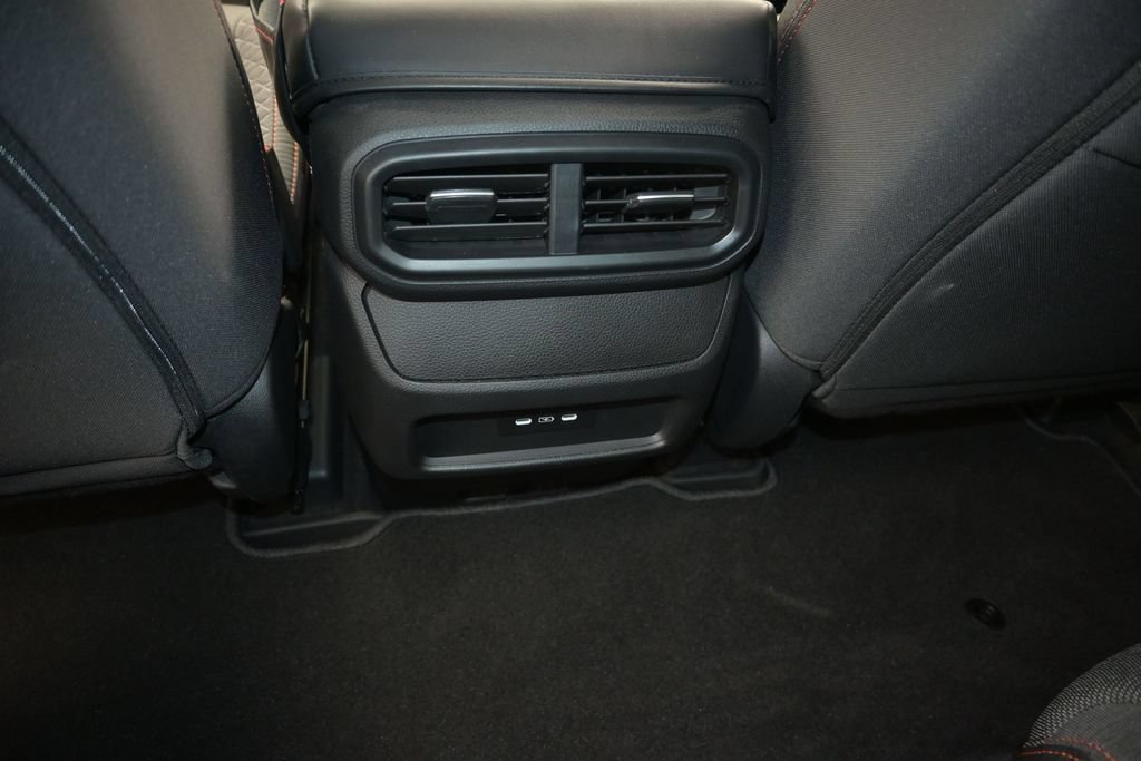 Used 2025 Honda Pilot Sport image 14